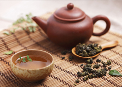 Chewing tea leaves can alleviate tooth sensitivity.