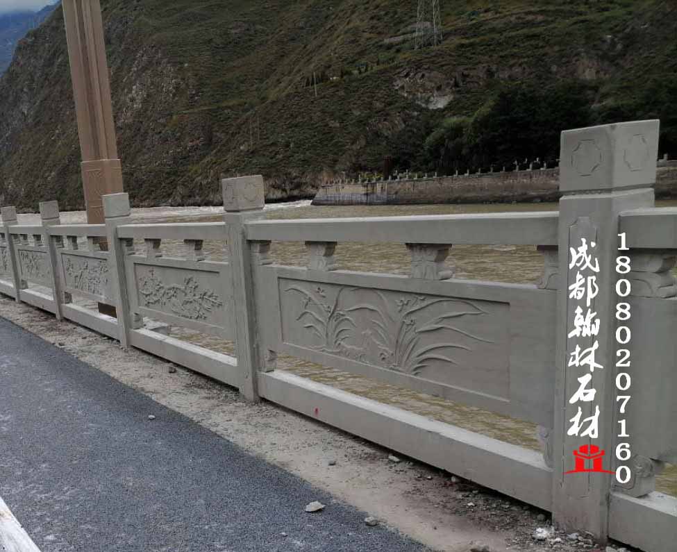 四川青石栏杆工程案例赏析_翰林石材常年不间断供应