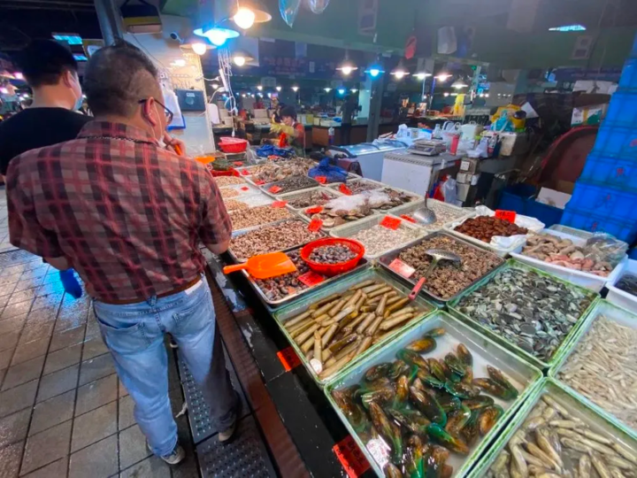 Shrimp, a favorite of Wenzhou people, is a bit expensive this year