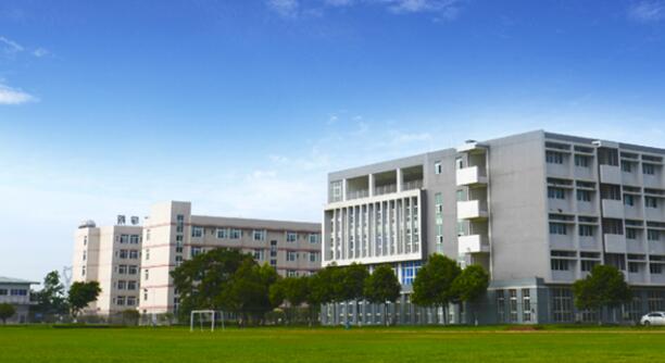 网站建站模板:四川矿产机电技师学院