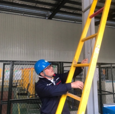 绝缘硬梯水平、横档强度试验