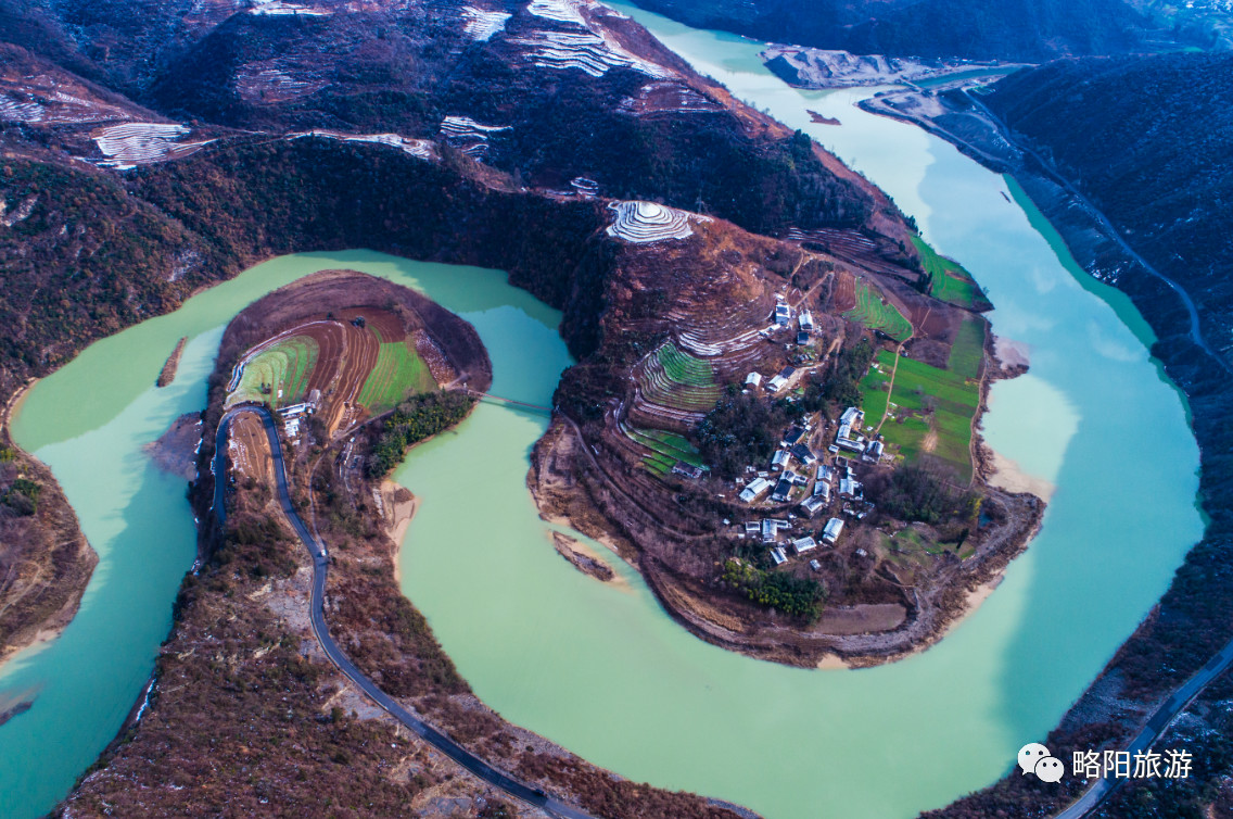 Jialing River Grand Canyon Shu Road Sightseeing Tour Line