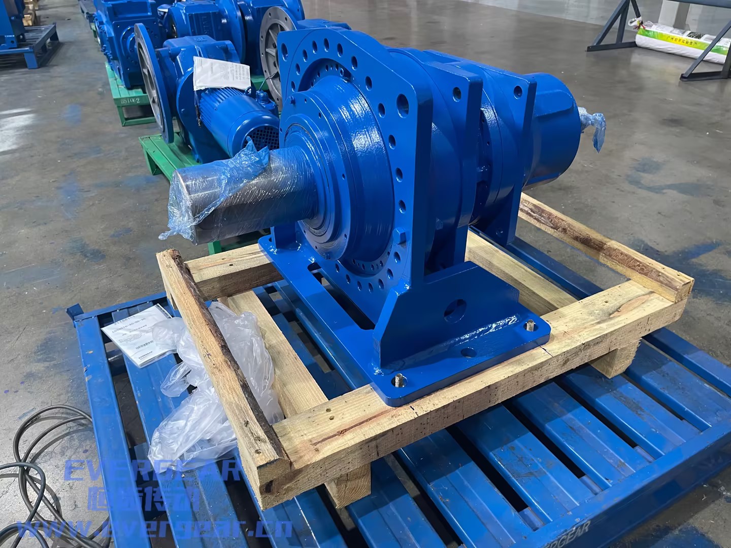 恒齿EQ系列行星齿轮减速机实物图