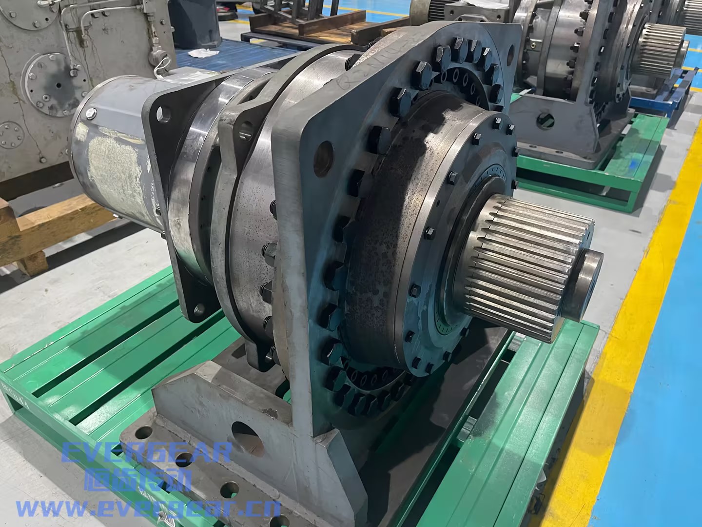 EQ系列行星齿轮减速机实物图