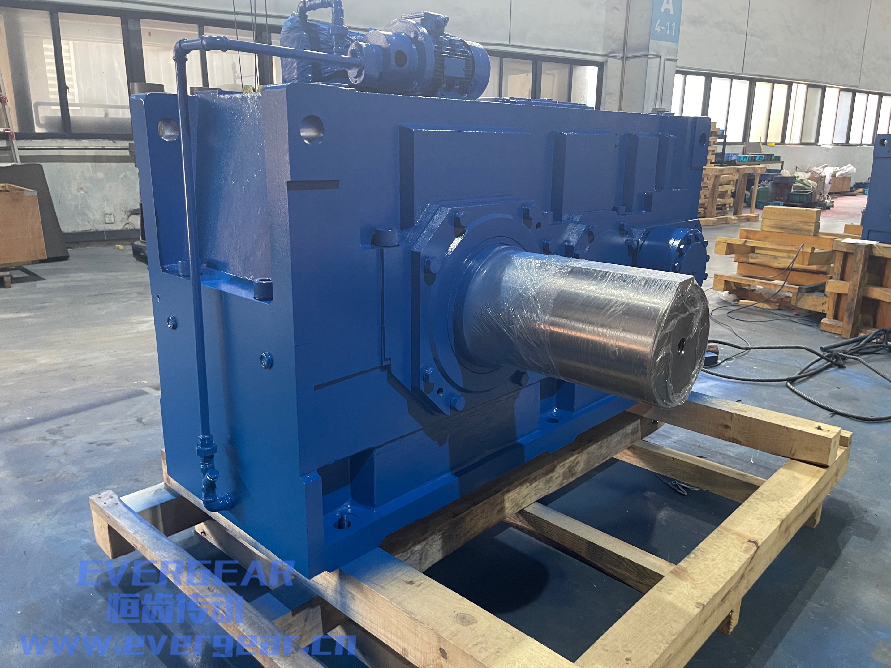 EH系列大功率齿轮减速机实物图