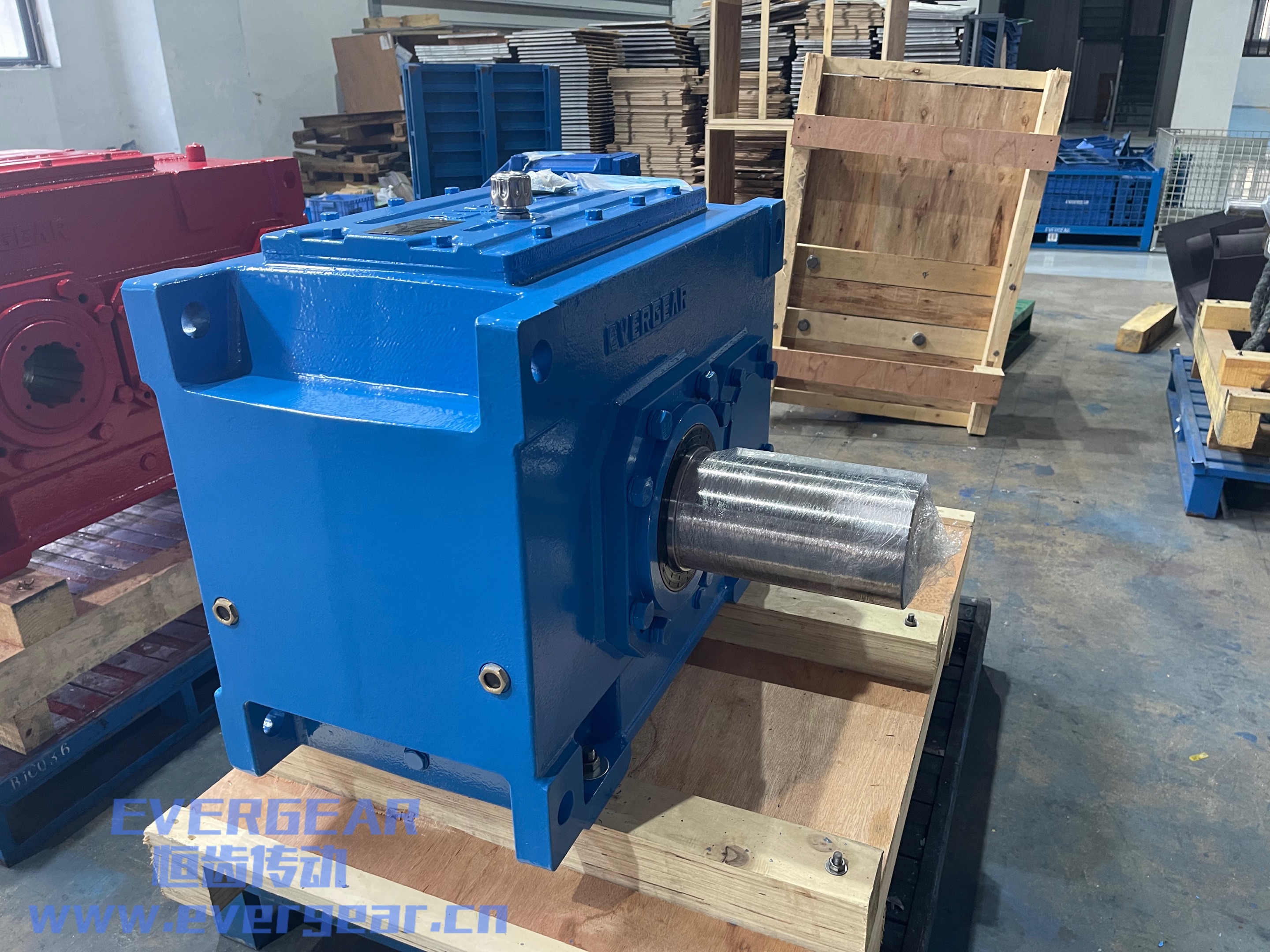 EH系列大功率齿轮减速机实物图