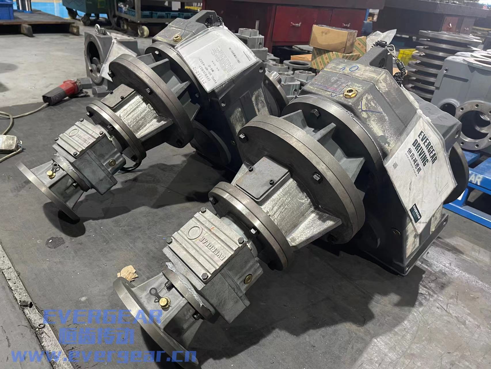 EF系列平行轴斜齿轮减速机