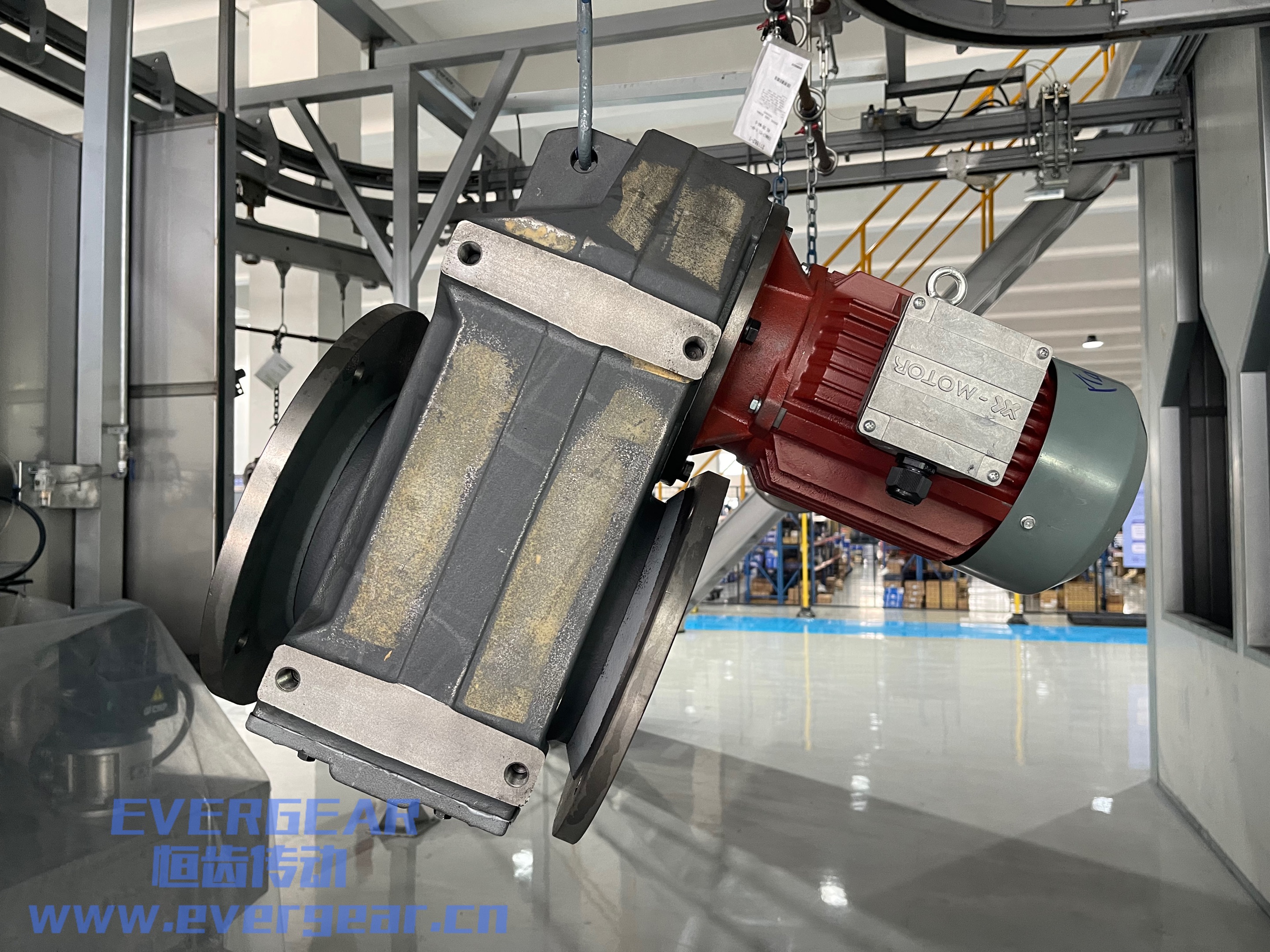 EF系列平行轴斜齿轮减速机实物图