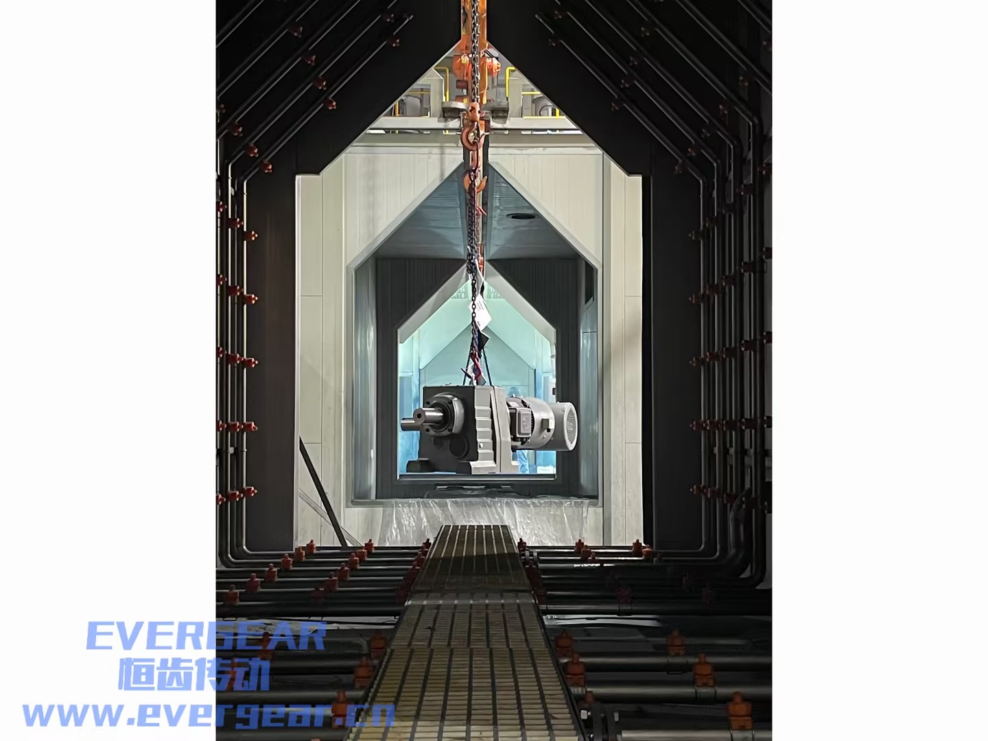 ER斜齿轮硬齿面减速机实物图
