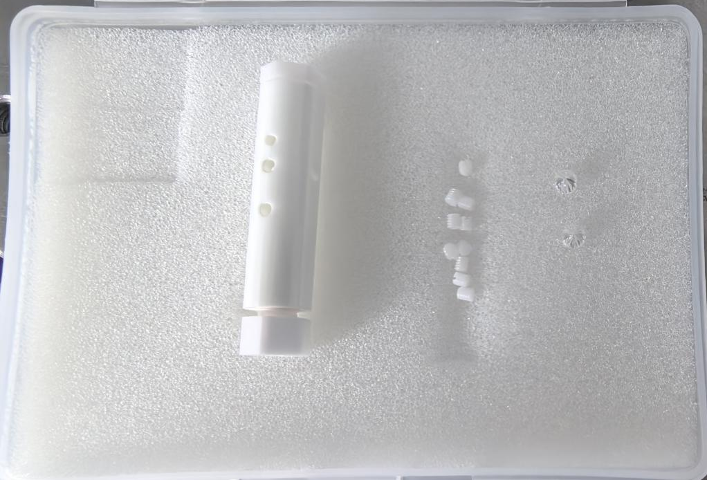 完全陶瓷版压机，特别适用于强磁场环境，避免磁场下的涡流效应