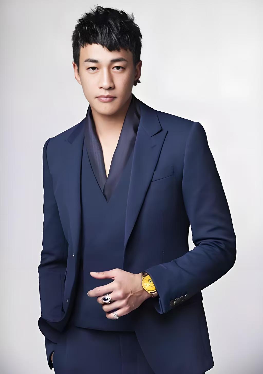 何润东代言费-出场费-翻包授权价格