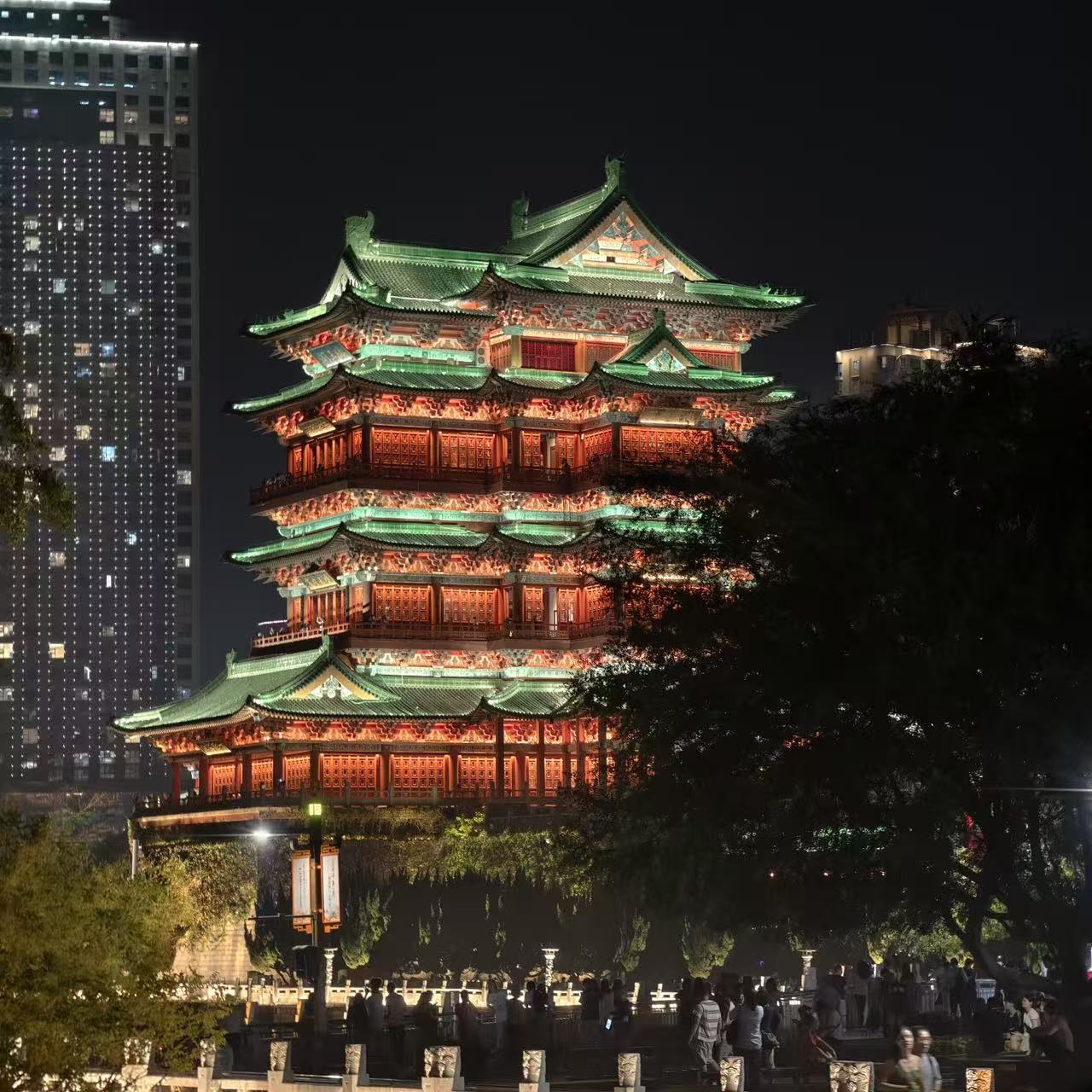 山海相逢，双城记