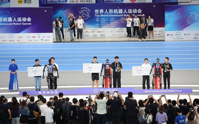 2025世界人形机器人运动会：一场人类与科技的共舞