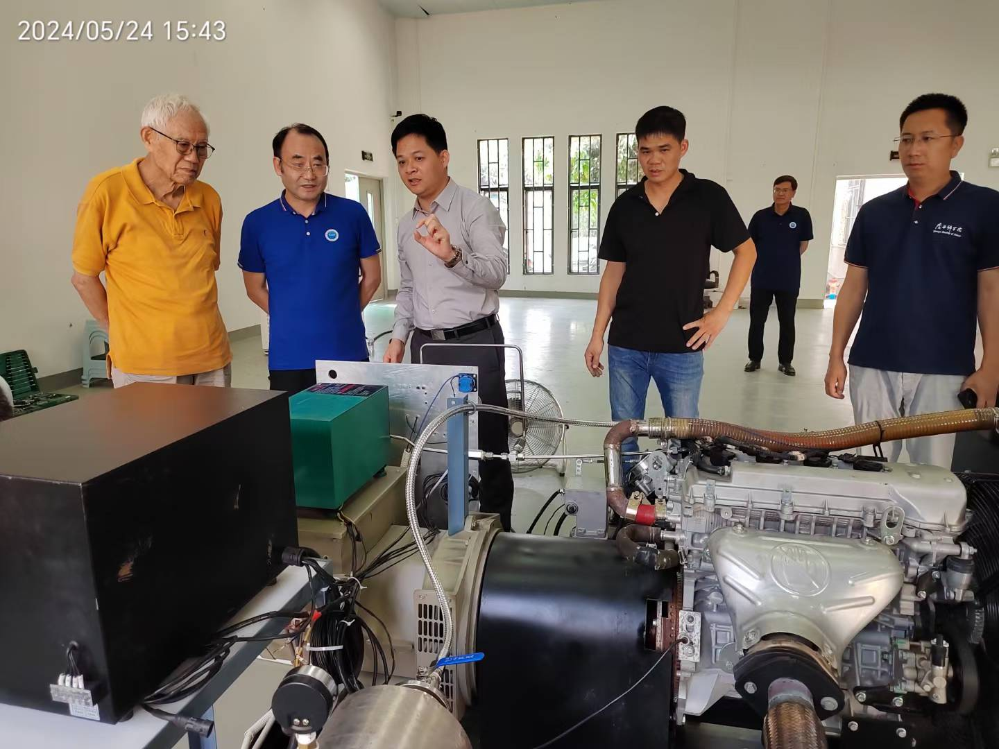 广西壮大氢能源科技有限公司生物氢能发动机在广西科学院生物氢能技术中心点火试机