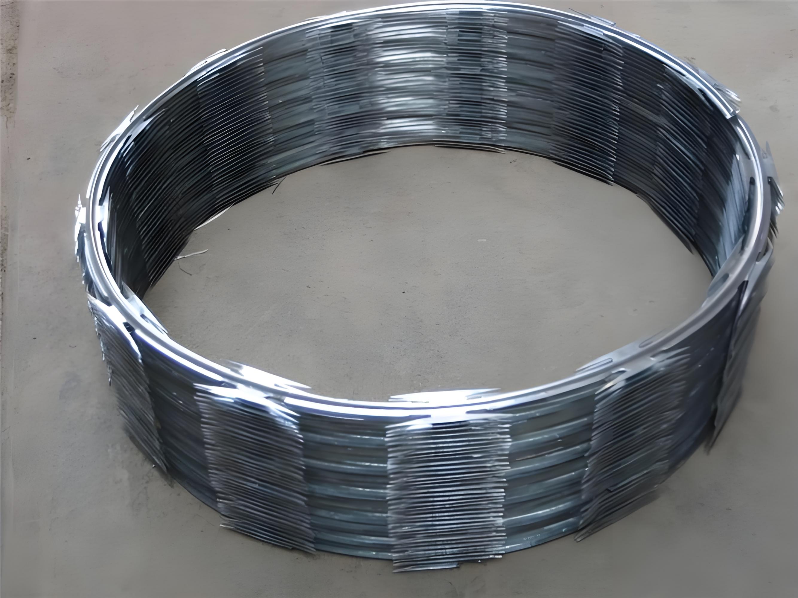 High Quality 900mm 12m CBT 60 Razor Wire