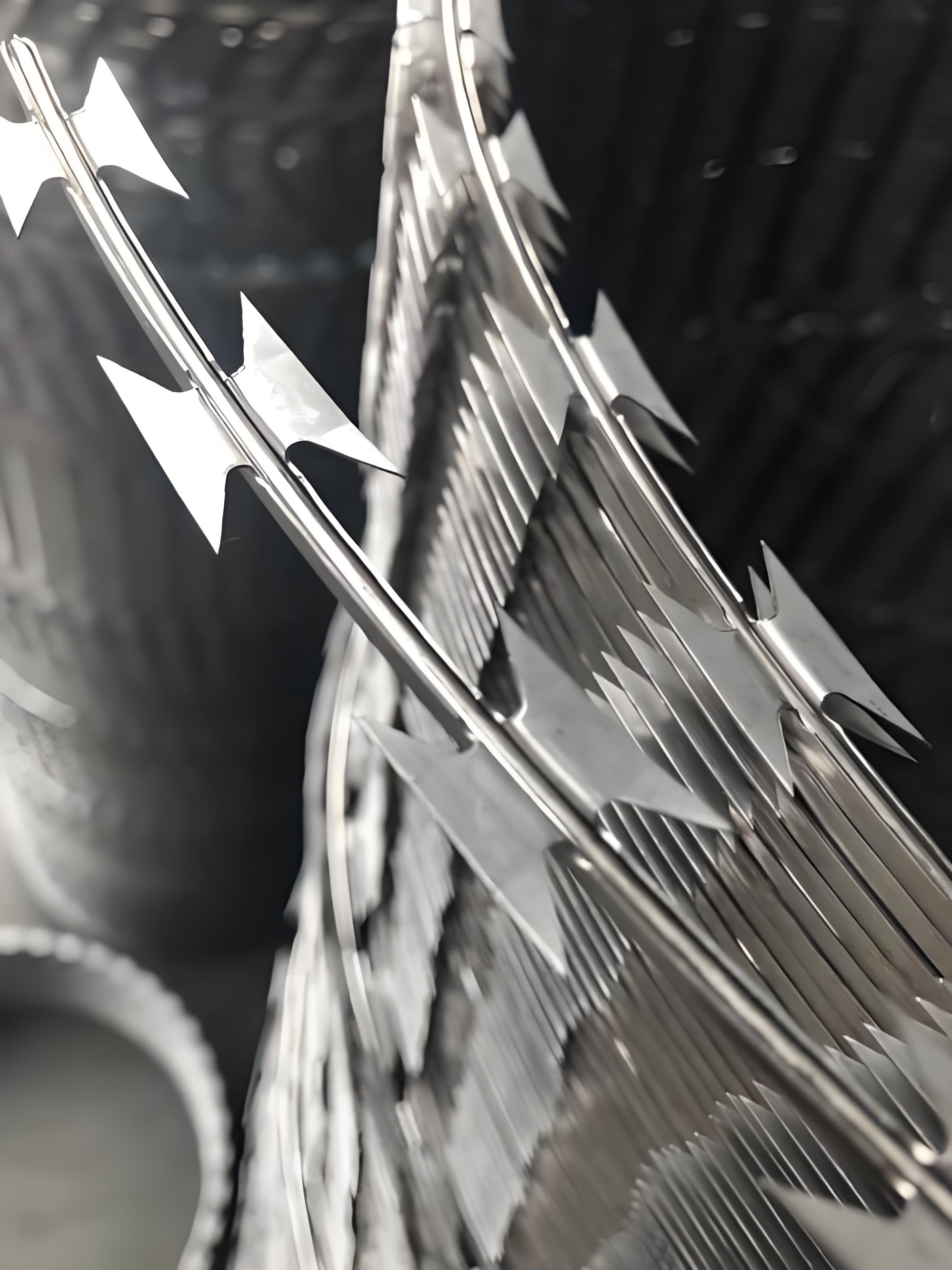 600mm Galvanized Concertina Razor Wire Security Fence