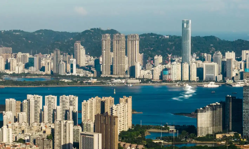 美国关税重拳下的电子产业：供应链危机与市场变局