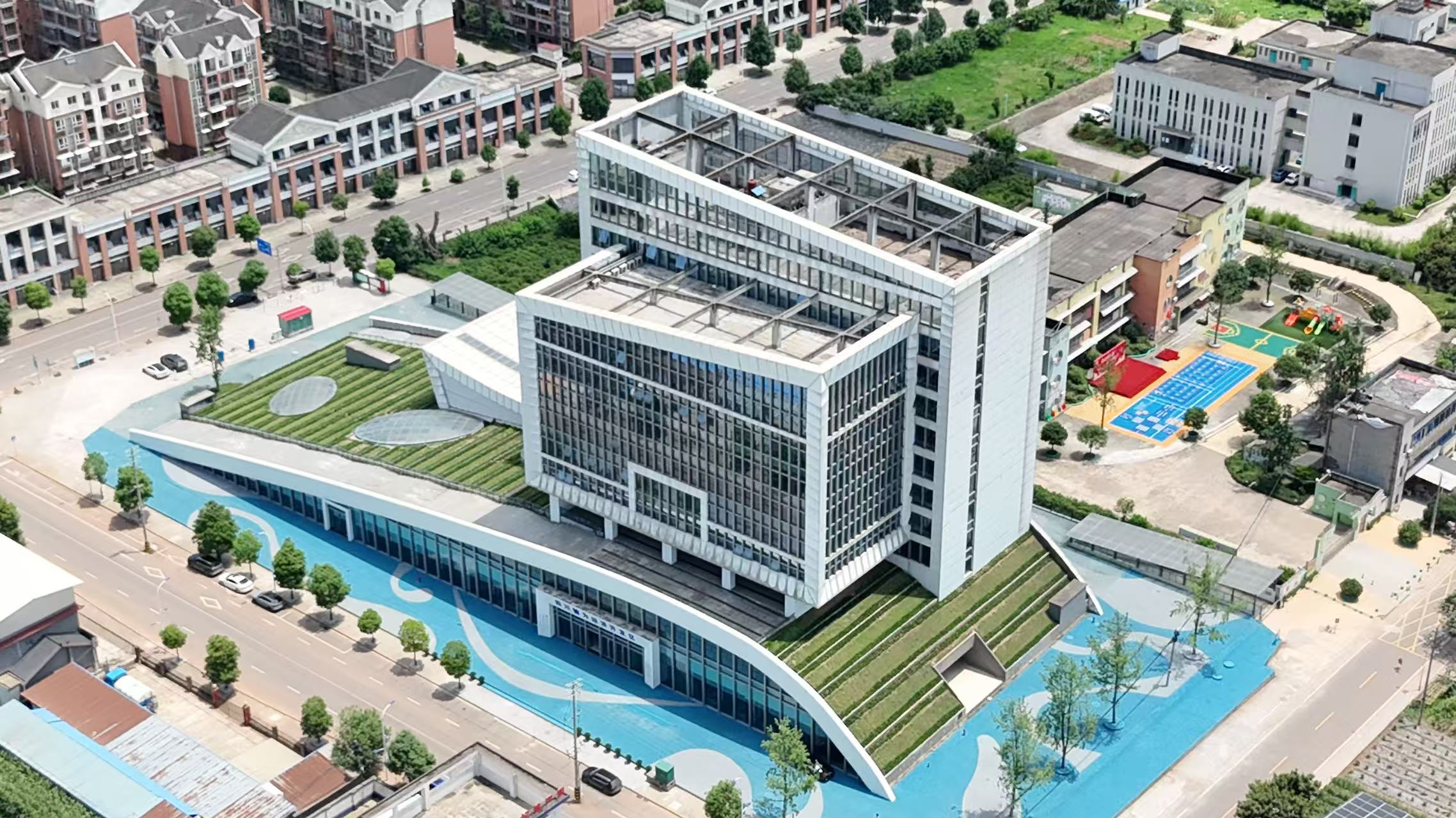 无人机表演秀点亮塔什干，万人共鉴光影盛宴