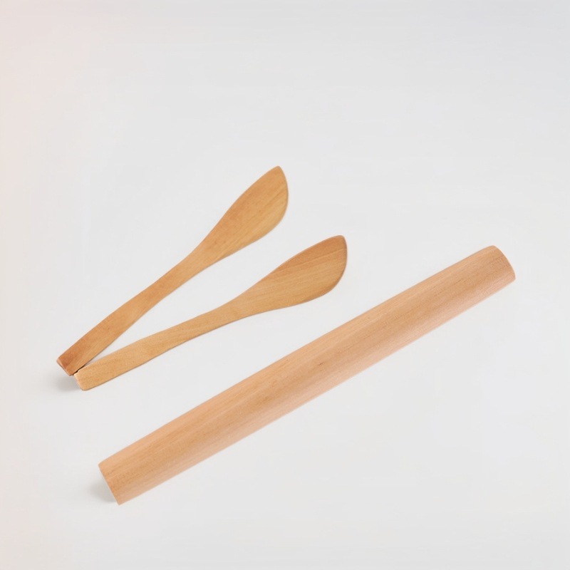 He Shi's home dry noodle stick, a solid wood dumpling skin magic tool, a small noodle rolling pin made of rice wood