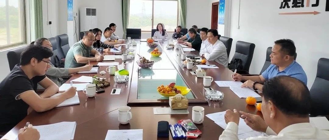 横州市招商局局长李明颖莅临集团公司旗下恒丰矿产公司、青松林业公司调研